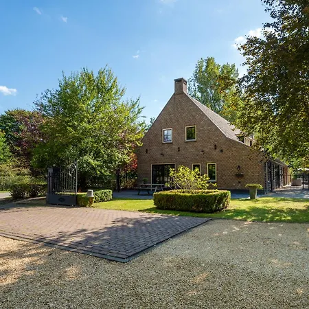 Luxe In Landelijke Omgeving Lägenhet Eerde